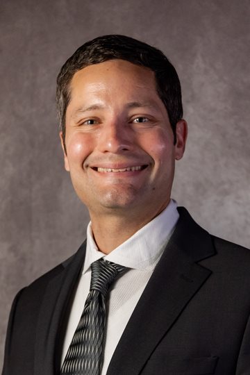 Dr. Kevin Correa